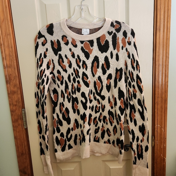 Leopard print sweater by A New Day xs but fits larger - Picture 1 of 7